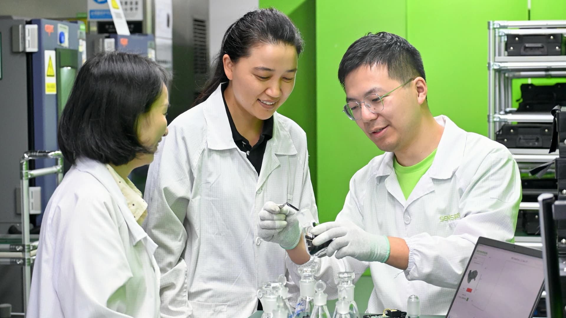 No alternate text provided